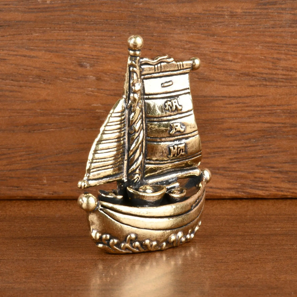 Brass Retro Creative Smooth Sailing Wine Cabinet Decorative Handicrafts, Office and Living Room Desktop Sailboat Mini Ornaments