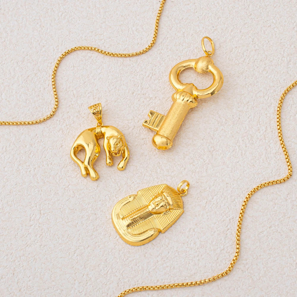 Gold Sovereign Pendant Necklace