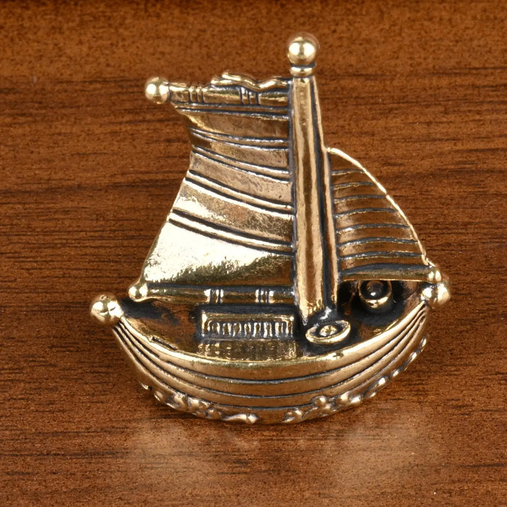 Brass Retro Creative Smooth Sailing Wine Cabinet Decorative Handicrafts, Office and Living Room Desktop Sailboat Mini Ornaments